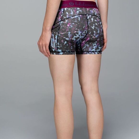 Lululemon What The Sport Short Floral Sport Tranquil Blue Multi / Dashing Purple - Picture 2 of 10